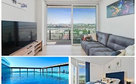 Luxury Penthouse I Rooftop Pool I Self Check-In